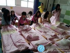 提高幼兒能力 二十三幼舉行疊被子比賽　