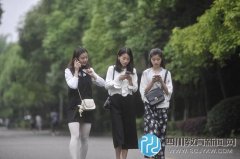 女大學生提供叫早服務被稱＂叫早女神團